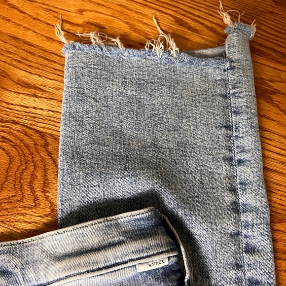 MOTHER The Insider Crop Fray Light Blue Ankle Jeans - Picture 12 of 12